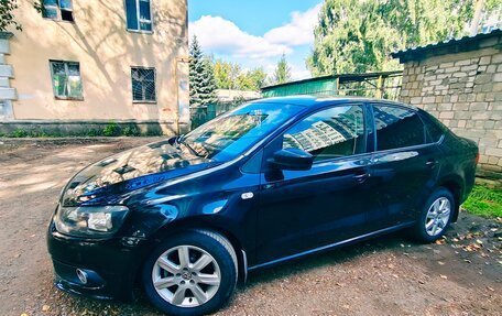 Volkswagen Polo VI (EU Market), 2012 год, 825 000 рублей, 3 фотография
