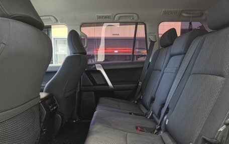Toyota Land Cruiser Prado 150 рестайлинг 2, 2018 год, 4 399 000 рублей, 13 фотография