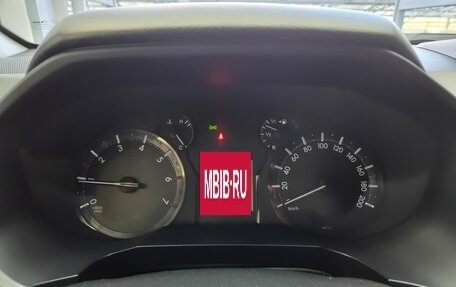 Toyota Land Cruiser Prado 150 рестайлинг 2, 2018 год, 4 399 000 рублей, 10 фотография