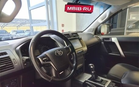 Toyota Land Cruiser Prado 150 рестайлинг 2, 2018 год, 4 399 000 рублей, 7 фотография