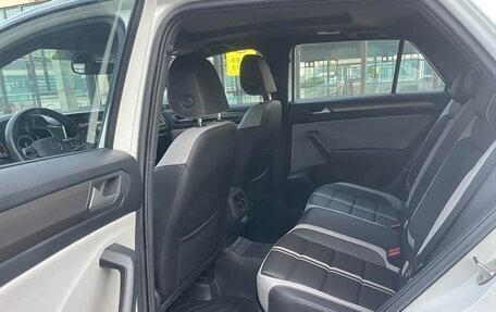 Volkswagen T-Roc I, 2023 год, 1 460 000 рублей, 8 фотография