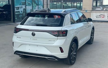 Volkswagen T-Roc I, 2023 год, 1 460 000 рублей, 6 фотография