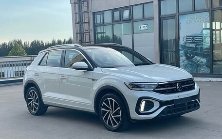 Volkswagen T-Roc I, 2023 год, 1 460 000 рублей, 3 фотография