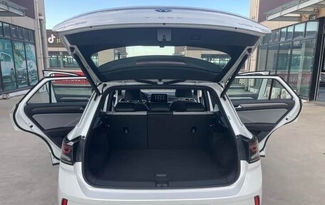 Volkswagen T-Roc I, 2023 год, 1 460 000 рублей, 19 фотография