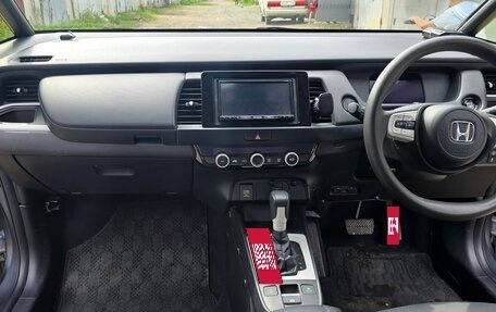 Honda Fit, 2020 год, 1 050 000 рублей, 4 фотография