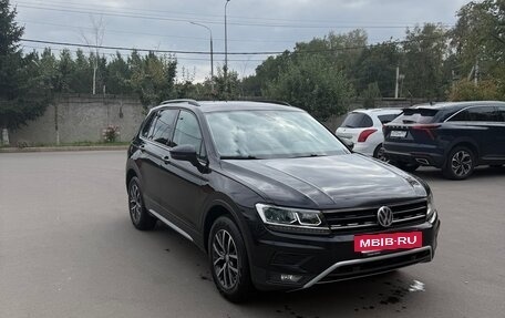 Volkswagen Tiguan II, 2019 год, 2 600 000 рублей, 2 фотография