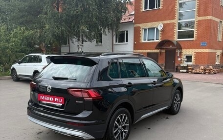 Volkswagen Tiguan II, 2019 год, 2 600 000 рублей, 4 фотография