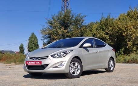 Hyundai Elantra V, 2015 год, 1 020 000 рублей, 2 фотография