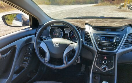 Hyundai Elantra V, 2015 год, 1 020 000 рублей, 22 фотография