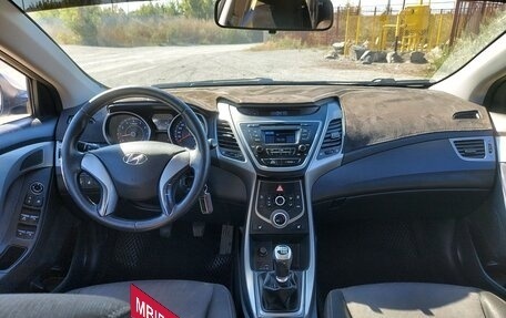Hyundai Elantra V, 2015 год, 1 020 000 рублей, 24 фотография