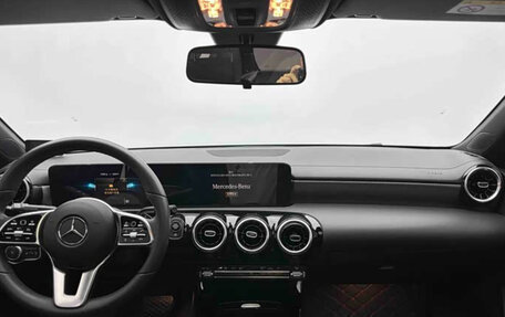 Mercedes-Benz A-Класс, 2021 год, 1 819 000 рублей, 10 фотография