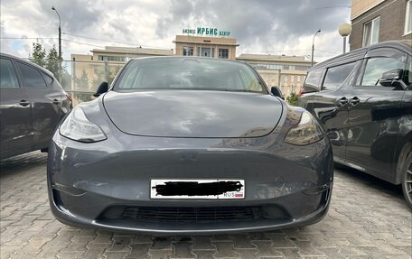 Tesla Model Y I, 2022 год, 4 000 000 рублей, 2 фотография