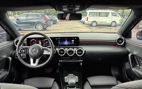 Mercedes-Benz A-Класс, 2020 год, 1 890 000 рублей, 4 фотография