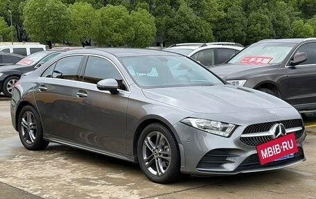 Mercedes-Benz A-Класс, 2020 год, 1 890 000 рублей, 3 фотография