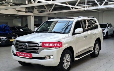Toyota Land Cruiser 200, 2016 год, 4 950 000 рублей, 3 фотография