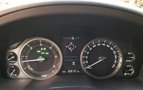 Toyota Land Cruiser 200, 2016 год, 4 950 000 рублей, 12 фотография