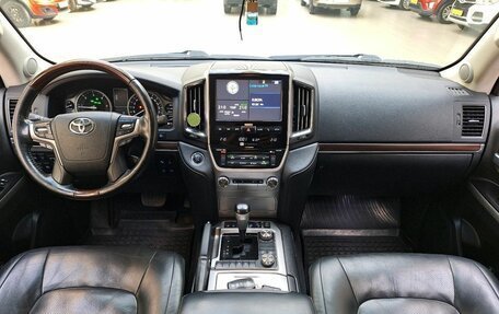 Toyota Land Cruiser 200, 2016 год, 4 950 000 рублей, 10 фотография