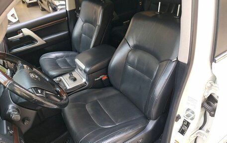 Toyota Land Cruiser 200, 2016 год, 4 950 000 рублей, 18 фотография