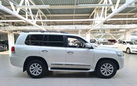 Toyota Land Cruiser 200, 2016 год, 4 950 000 рублей, 8 фотография