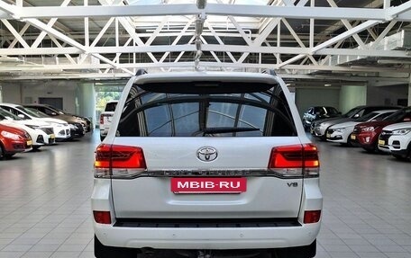 Toyota Land Cruiser 200, 2016 год, 4 950 000 рублей, 6 фотография