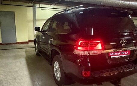 Toyota Land Cruiser 200, 2018 год, 5 600 000 рублей, 2 фотография