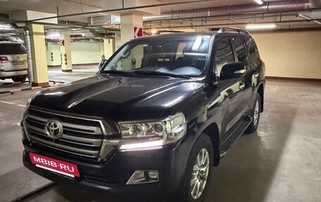 Toyota Land Cruiser 200, 2018 год, 5 600 000 рублей, 5 фотография