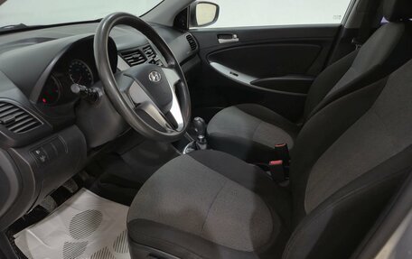 Hyundai Solaris II рестайлинг, 2011 год, 670 000 рублей, 12 фотография