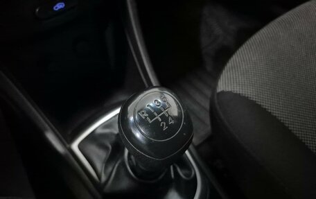 Hyundai Solaris II рестайлинг, 2011 год, 670 000 рублей, 22 фотография