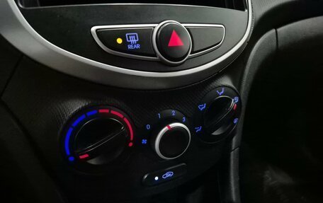 Hyundai Solaris II рестайлинг, 2011 год, 670 000 рублей, 21 фотография