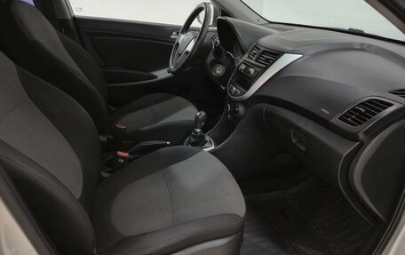 Hyundai Solaris II рестайлинг, 2011 год, 670 000 рублей, 16 фотография