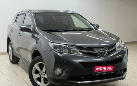 Toyota RAV4, 2015 год, 1 798 000 рублей, 3 фотография