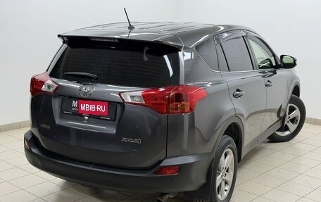 Toyota RAV4, 2015 год, 1 798 000 рублей, 9 фотография