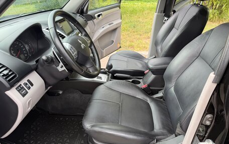 Mitsubishi Pajero Sport II рестайлинг, 2012 год, 1 825 000 рублей, 18 фотография