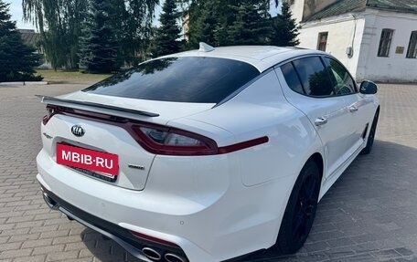 KIA Stinger I, 2018 год, 2 200 000 рублей, 6 фотография