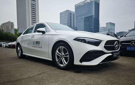 Mercedes-Benz A-Класс, 2022 год, 1 950 000 рублей, 3 фотография