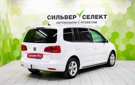 Volkswagen Touran III, 2011 год, 800 000 рублей, 2 фотография
