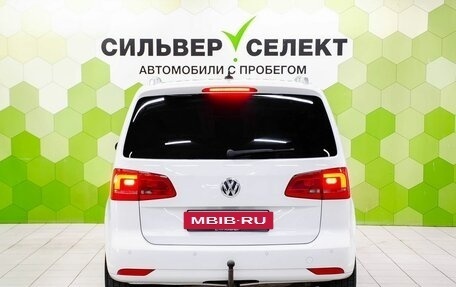 Volkswagen Touran III, 2011 год, 800 000 рублей, 4 фотография