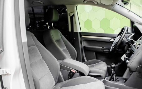 Volkswagen Touran III, 2011 год, 800 000 рублей, 11 фотография