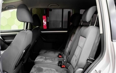 Volkswagen Touran III, 2011 год, 800 000 рублей, 13 фотография
