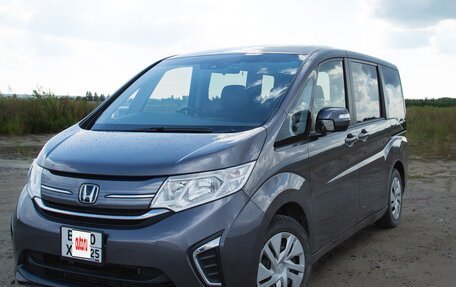 Honda Stepwgn IV, 2020 год, 2 300 000 рублей, 3 фотография