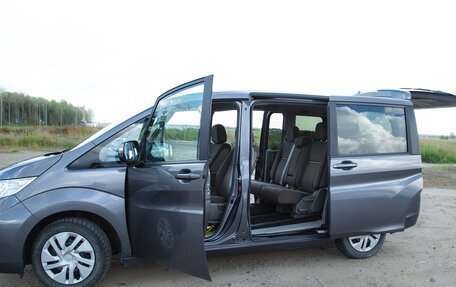 Honda Stepwgn IV, 2020 год, 2 300 000 рублей, 5 фотография