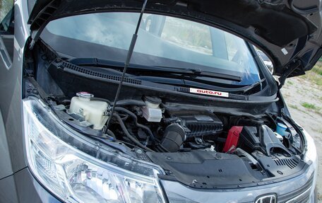 Honda Stepwgn IV, 2020 год, 2 300 000 рублей, 16 фотография