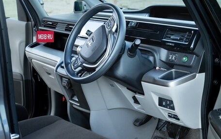 Honda Stepwgn IV, 2020 год, 2 300 000 рублей, 20 фотография