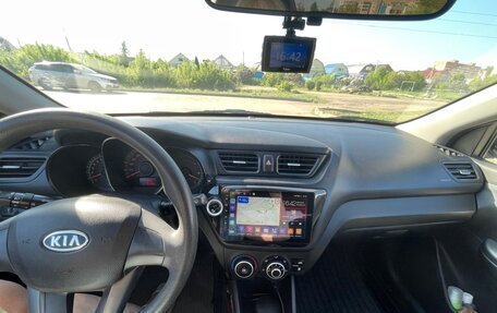 KIA Rio III рестайлинг, 2011 год, 700 000 рублей, 3 фотография