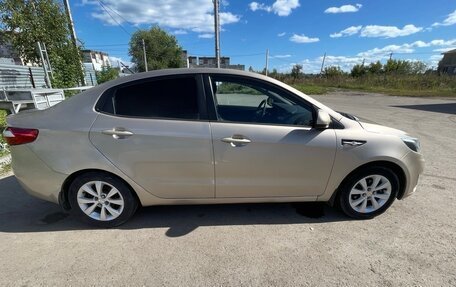 KIA Rio III рестайлинг, 2011 год, 700 000 рублей, 2 фотография