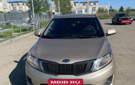KIA Rio III рестайлинг, 2011 год, 700 000 рублей, 4 фотография