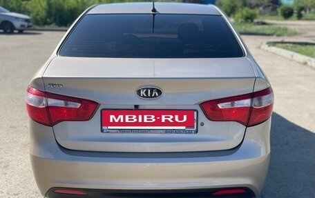 KIA Rio III рестайлинг, 2011 год, 700 000 рублей, 5 фотография
