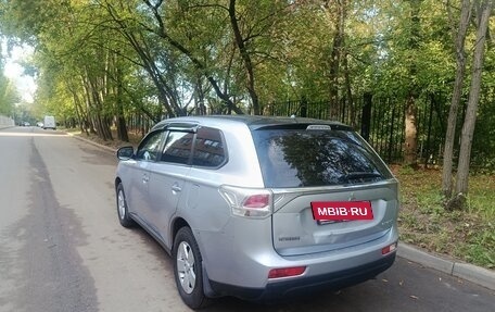 Mitsubishi Outlander III рестайлинг 3, 2012 год, 1 500 000 рублей, 13 фотография