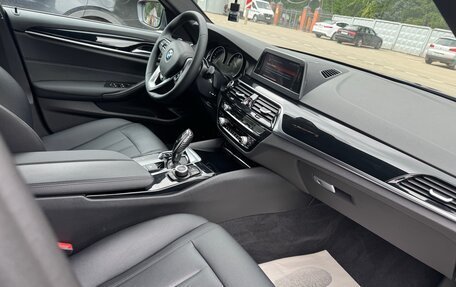BMW 5 серия, 2018 год, 2 430 000 рублей, 16 фотография