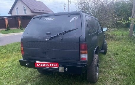 Nissan Terrano II рестайлинг, 1990 год, 180 000 рублей, 2 фотография